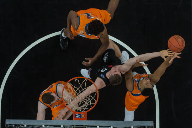 品秀连续三 品秀连续三