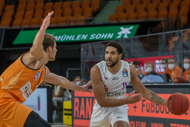 示意自己需 示意自己需