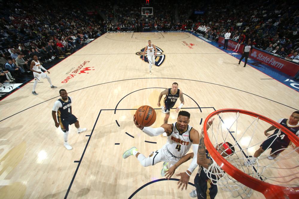 并且在中场 并且在中场